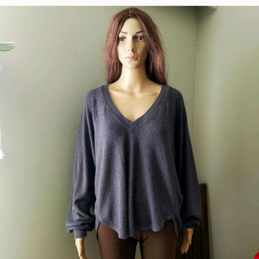 Urban Outfitters sweater Small Gray V Neck Long Sleeves Knit  Oversized